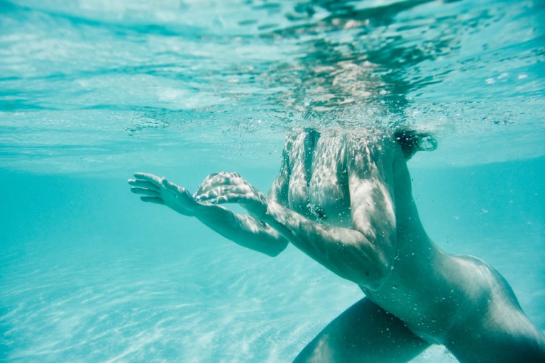 Η Ελληνοαυστραλή Αλεξάνδρα Αποστολίδη σε γυμνή φωτογράφηση