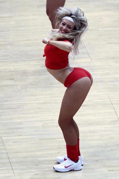 Σέξυ cheerleader Ολυμπιακού φωτογραφίες Κατερίνα Βασιλείου