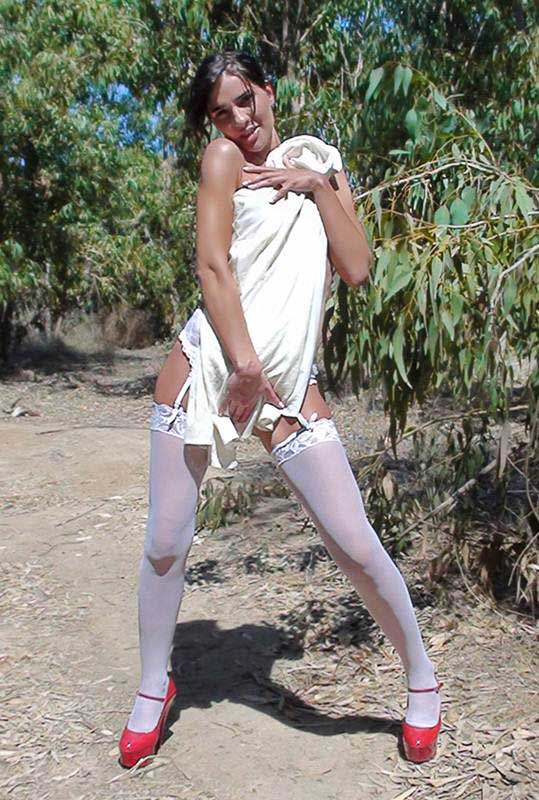 topless στην Κύπρο Κύπρια Nantia Brown