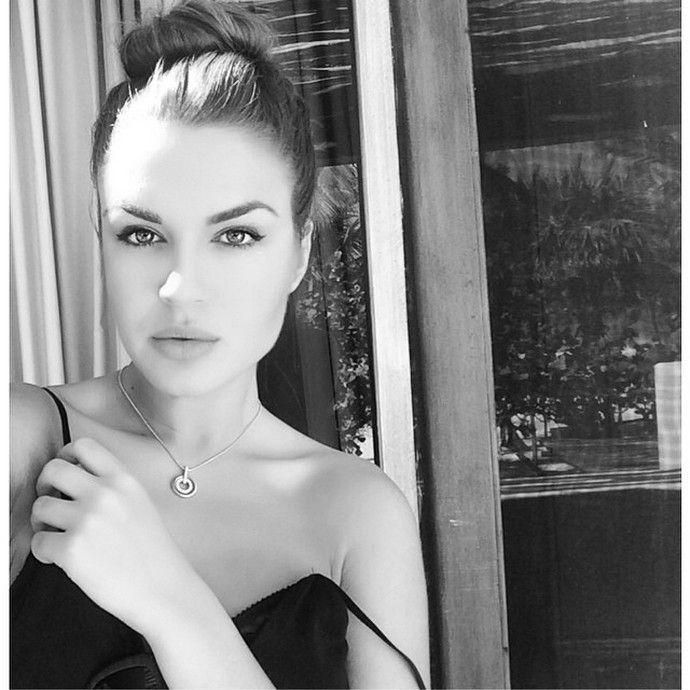 Η Ντένια Αγαλιανού σε σέξυ φωτογραφίες από το Instagram