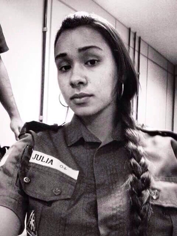 Γυμνές φωτογραφίες της Βραζιλιανας αστυνομικού Τζούλιας