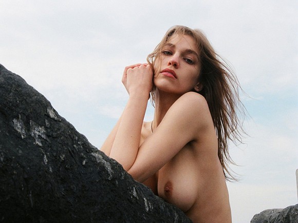 Topless φωτογραφίες της Samantha Gradoville για το περιοδικό Transmission