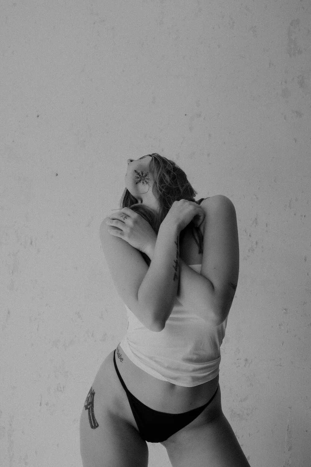 Γυμνές φωτογραφίες της μουνάρας Taesh Seebacher