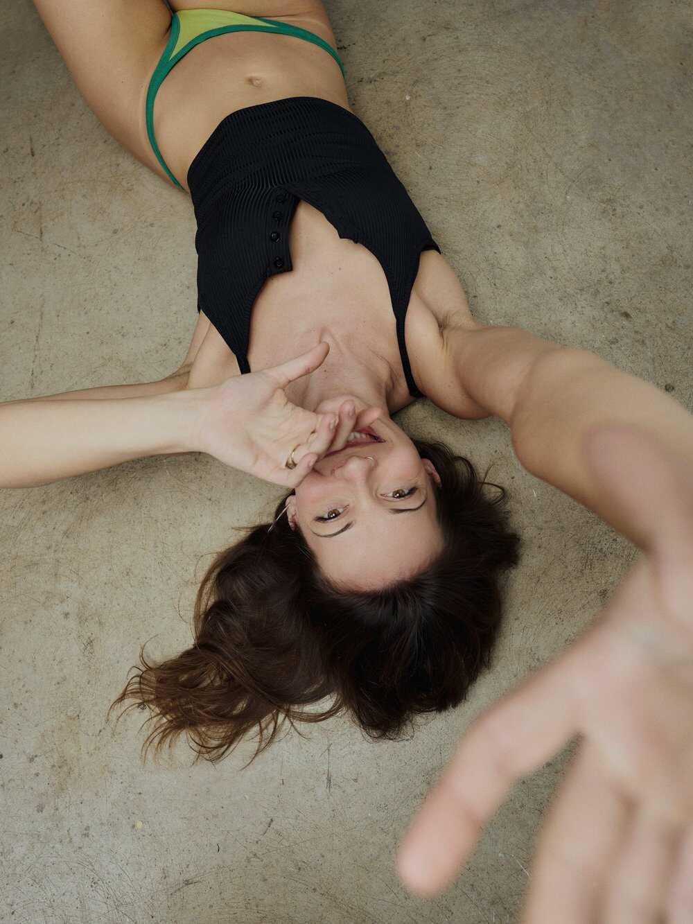 Η νεαρή μουνάρα μοντέλο Kori Andrea σε γυμνές φωτογραφίες