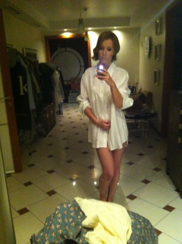 Η Ρωσίδα τηλεπαρουσιάστρια Ksenia Sobchak σε γυμνές φωτογραφίες από το κινητό της