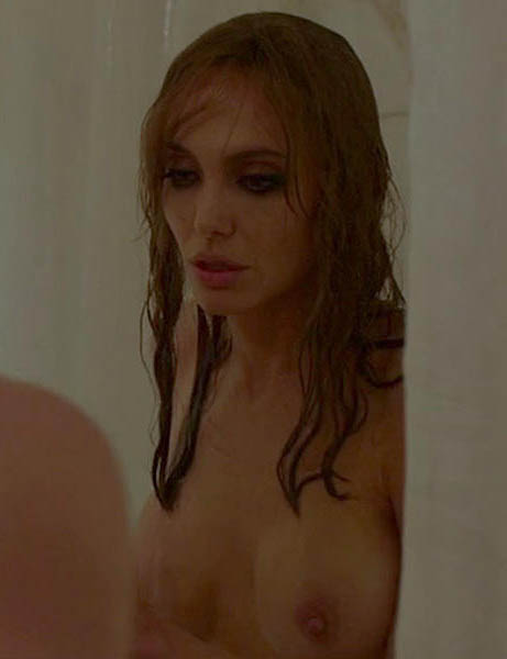Η Angelina Jolie σε topless σκηνή από την ταινία By the sea