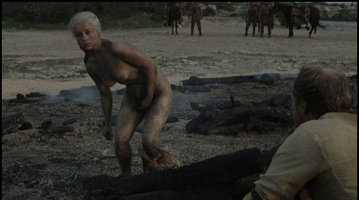 Γυμνές φωτογραφίες της μουνάρας Khaleesi από το Game Of Thrones