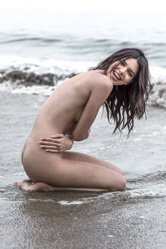 Η καυτή Kendeall Jenner σε γυμνές φωτογραφίες