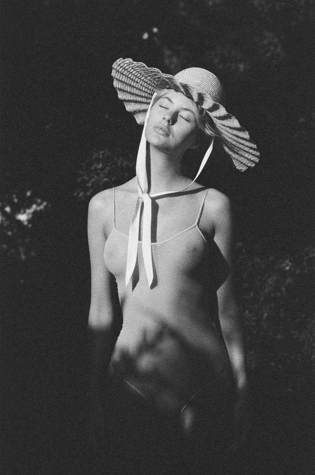 Topless φωτογραφίες του μοντέλου Natasja Madsen