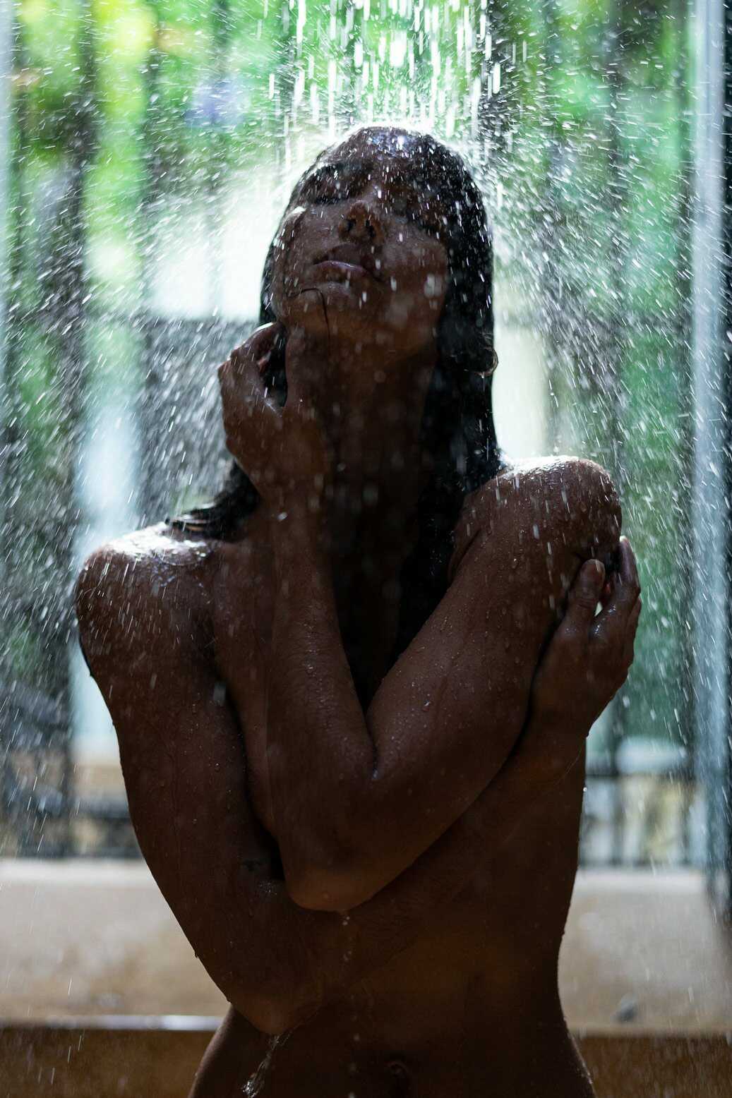 Το νεαρό μοντέλο Femina Viribus σε γυμνές φωτογραφίες