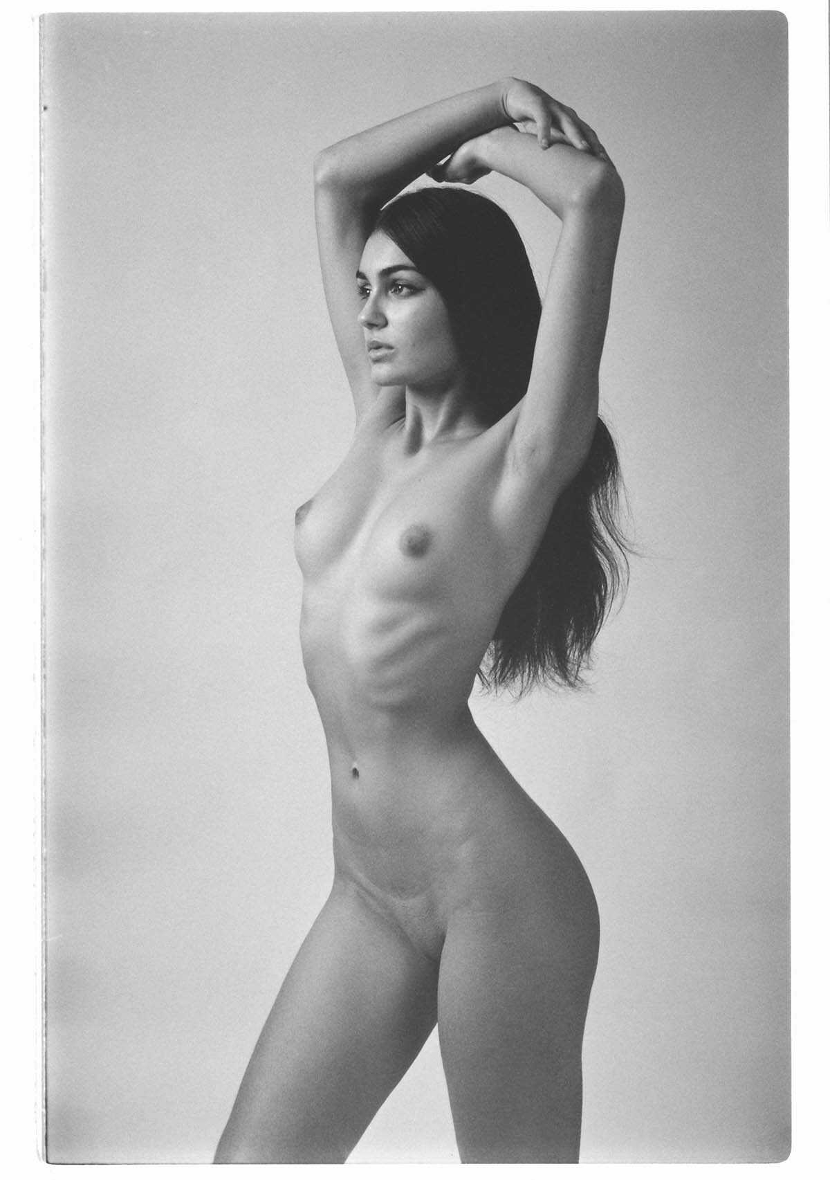 Γυμνές φωτογραφίες του μοντέλου Katerina Bila