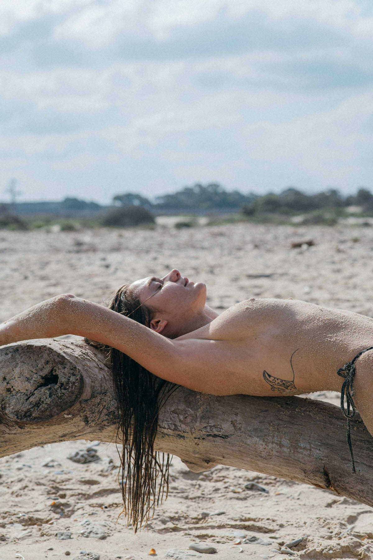 Γυμνές φωτογραφίες του 18χρονου μοντέλου Tair Aviel