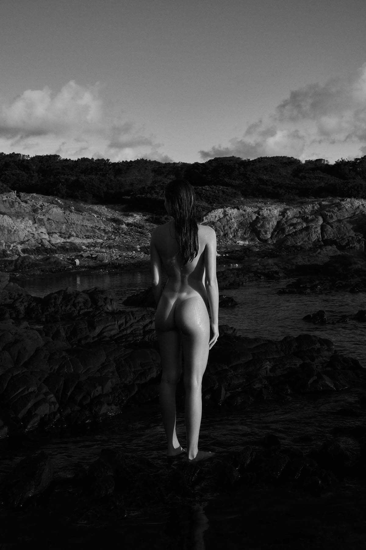 Γυμνές φωτογραφίες της νεαρής Laura Pavelicova