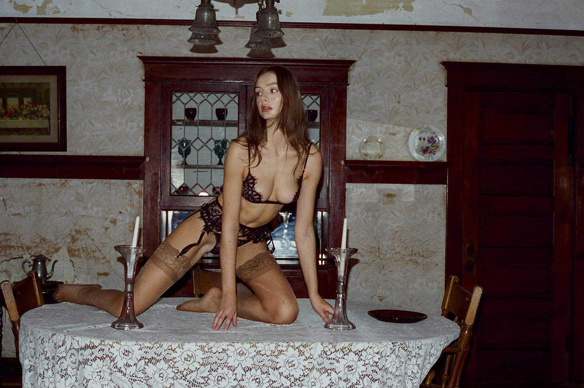 Topless και σέξι φωτογραφίες με εσώρουχα της Antonina Kosior