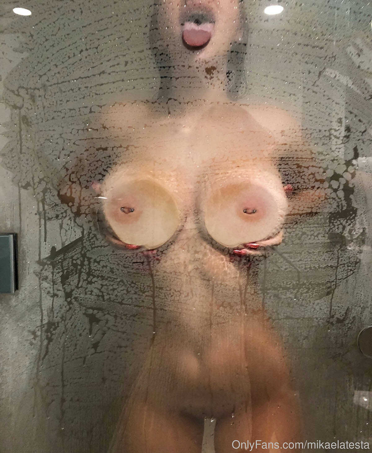 Γυμνές φωτογραφίες της μουνάρας Mikaela Testa