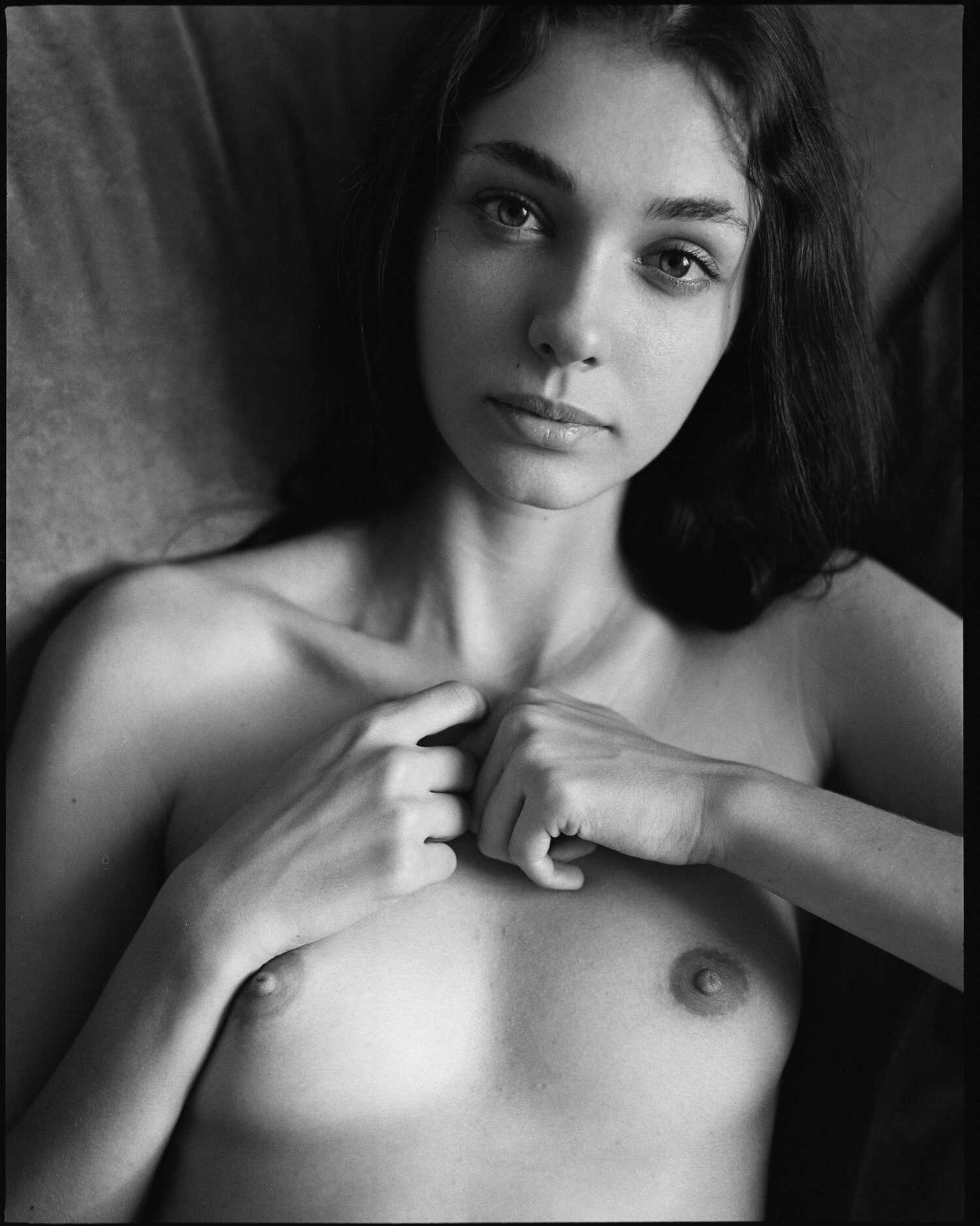 Η νεαρή μουνάρα μοντέλο Anastasia σε γυμνές φωτογραφίες