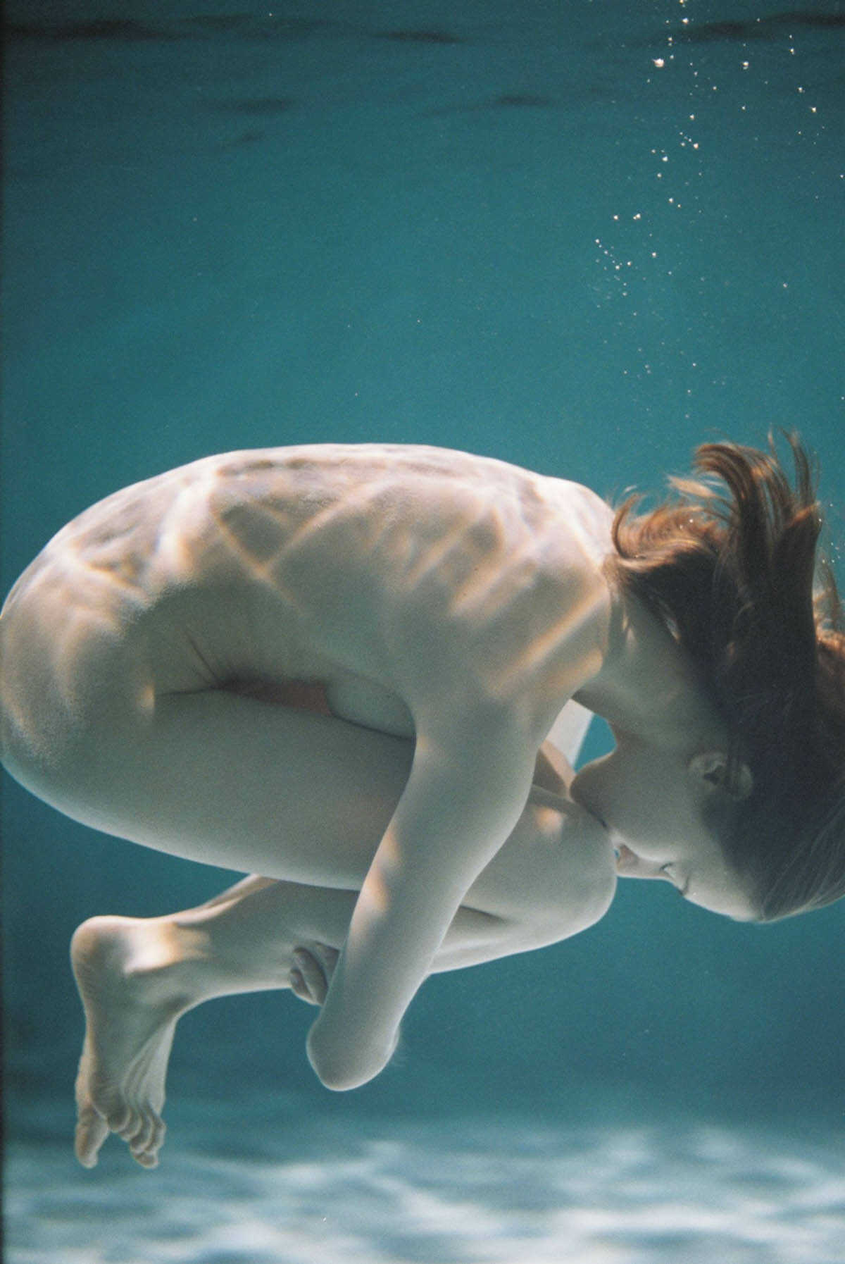 Γυμνά μοντέλα σε υποβρύχια φωτογράφηση