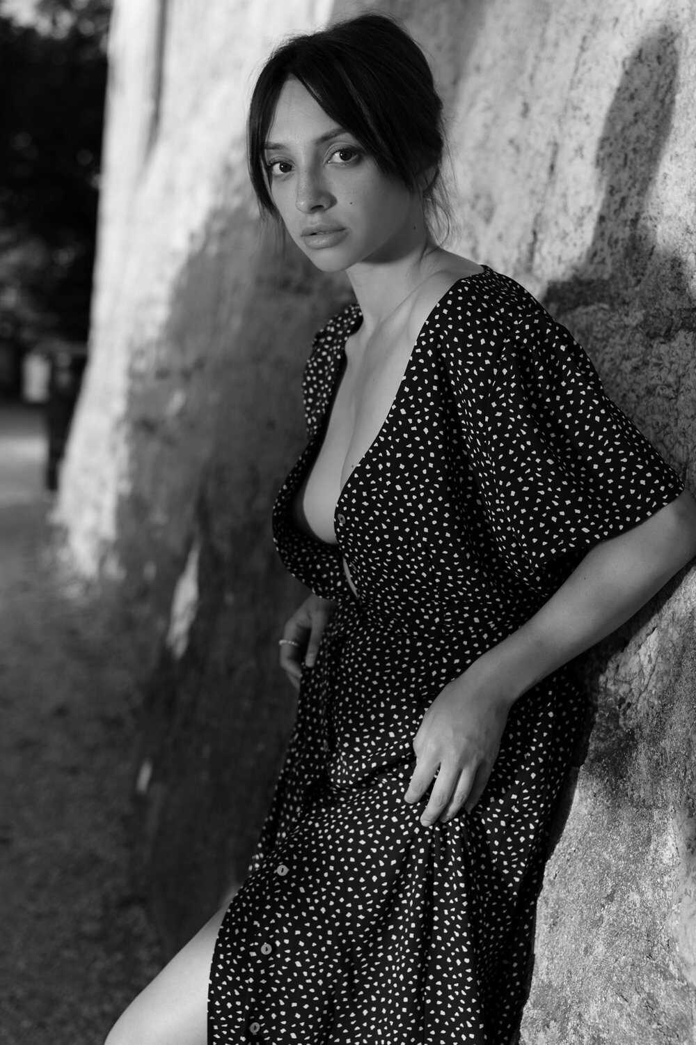 Topless φωτγογραφίες της νεαρής μοντέλου Olivia Linz