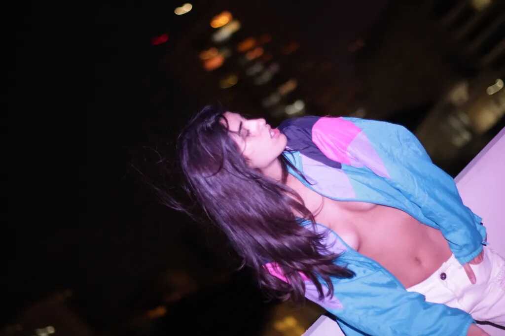 Topless φωτογραφίες της νεαρής μουνάρας Rosario Montoro