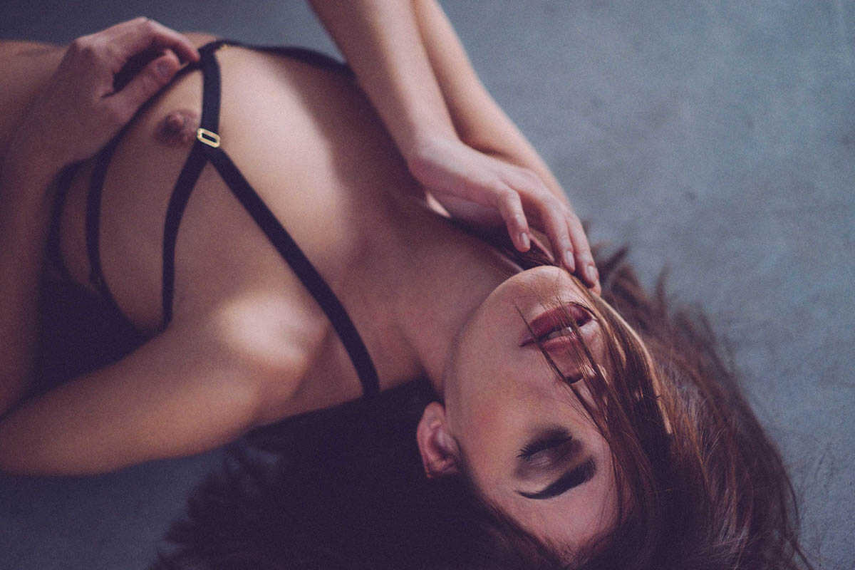 Γυμνές φωτογραφίες της μουνάρας Celine Germain