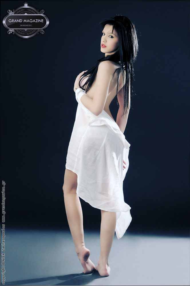 Η Ηλιάνα Λέκκα σε σέξυ και αισθησιακές φωτογραφίες στο περιοδικό Grand
