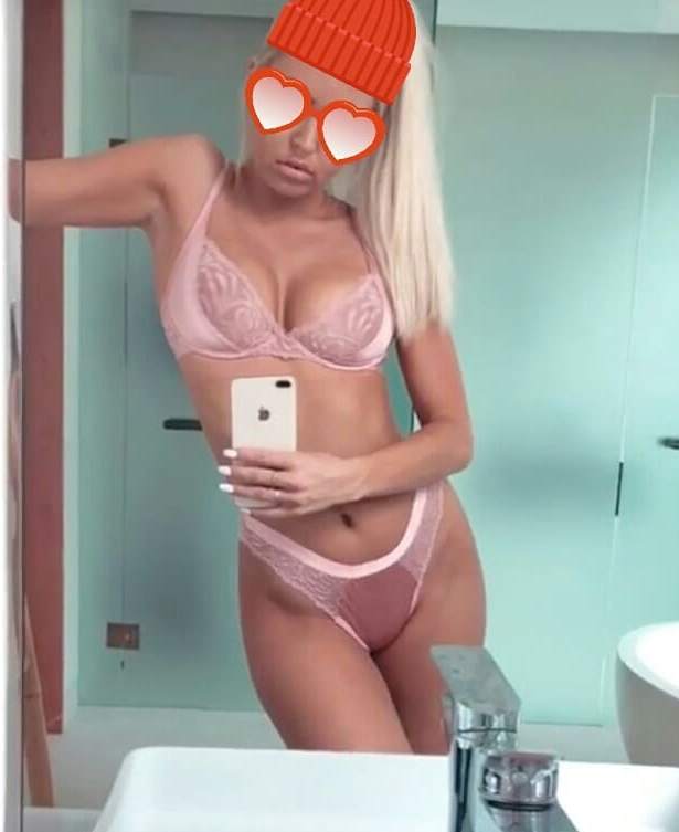Η instagrammer Νάνσυ Παπαγιαννάκη σε σέξυ φωτογραφίες