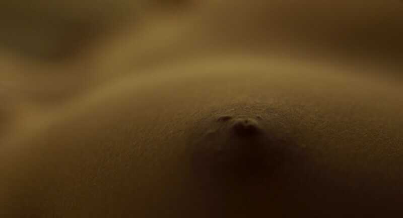 Γυμνές φωτογραφίες της ηθοποιού Φωτεινής Πελούζο