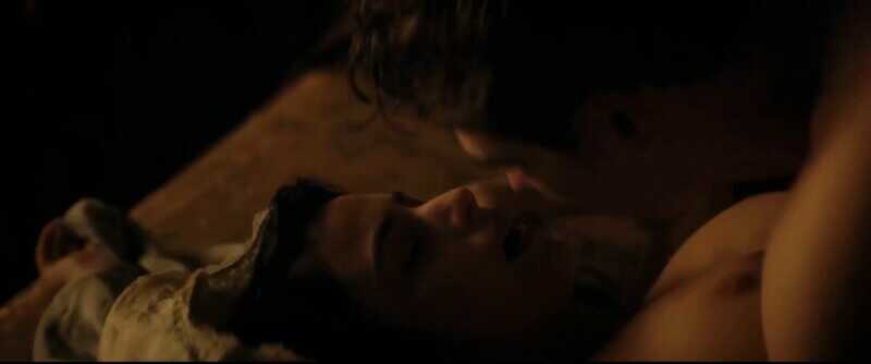 Γυμνές φωτογραφίες της ηθοποιού Φωτεινής Πελούζο