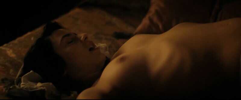 Γυμνές φωτογραφίες της ηθοποιού Φωτεινής Πελούζο