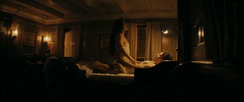 Γυμνές φωτογραφίες της ηθοποιού Φωτεινής Πελούζο