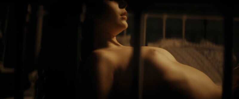 Γυμνές φωτογραφίες της ηθοποιού Φωτεινής Πελούζο