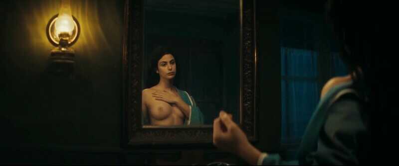 Γυμνές φωτογραφίες της ηθοποιού Φωτεινής Πελούζο