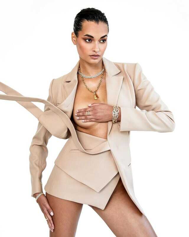 Η μουνάρα μοντέλο Gizele Oliveira σε γυμνές σέξι φωτογραφίες