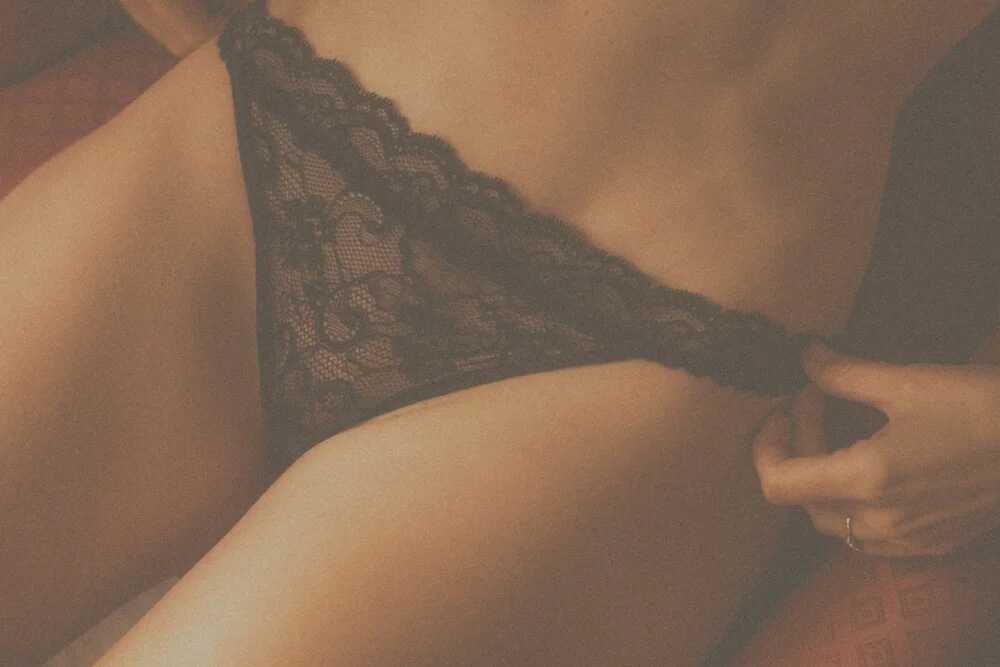 Σέξι γυμνές φωτογραφίες της Niki Anson