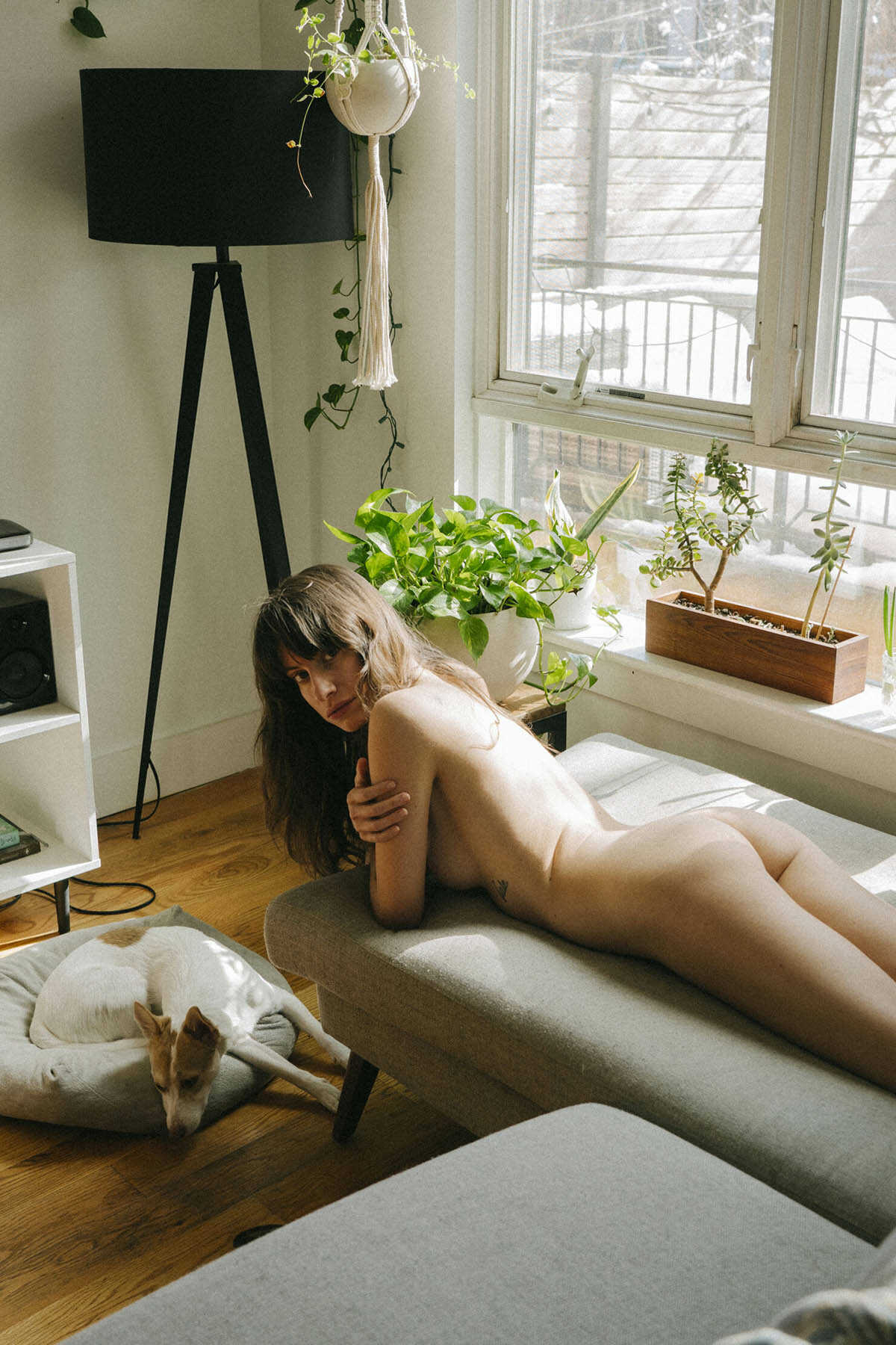 Γυμνή φωτογράφηση του μοντέλου Nina Hagg