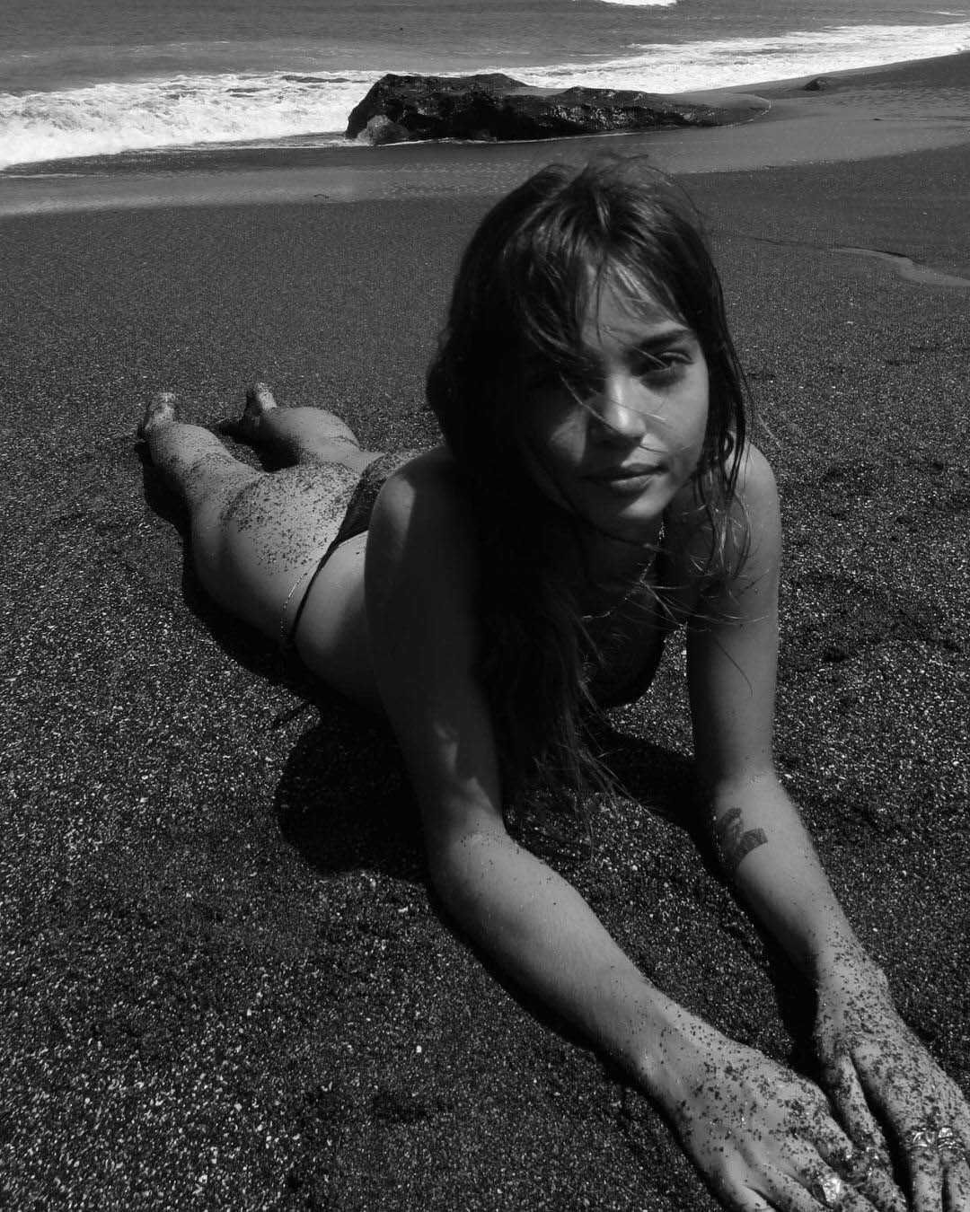 Γυμνή σε σέξι φωτογραφίες η Inka Williams