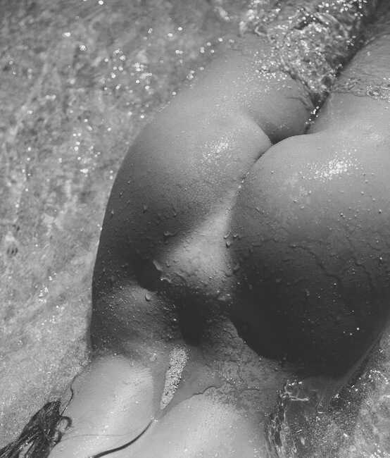 Γυμνή σε σέξι φωτογραφίες η Inka Williams