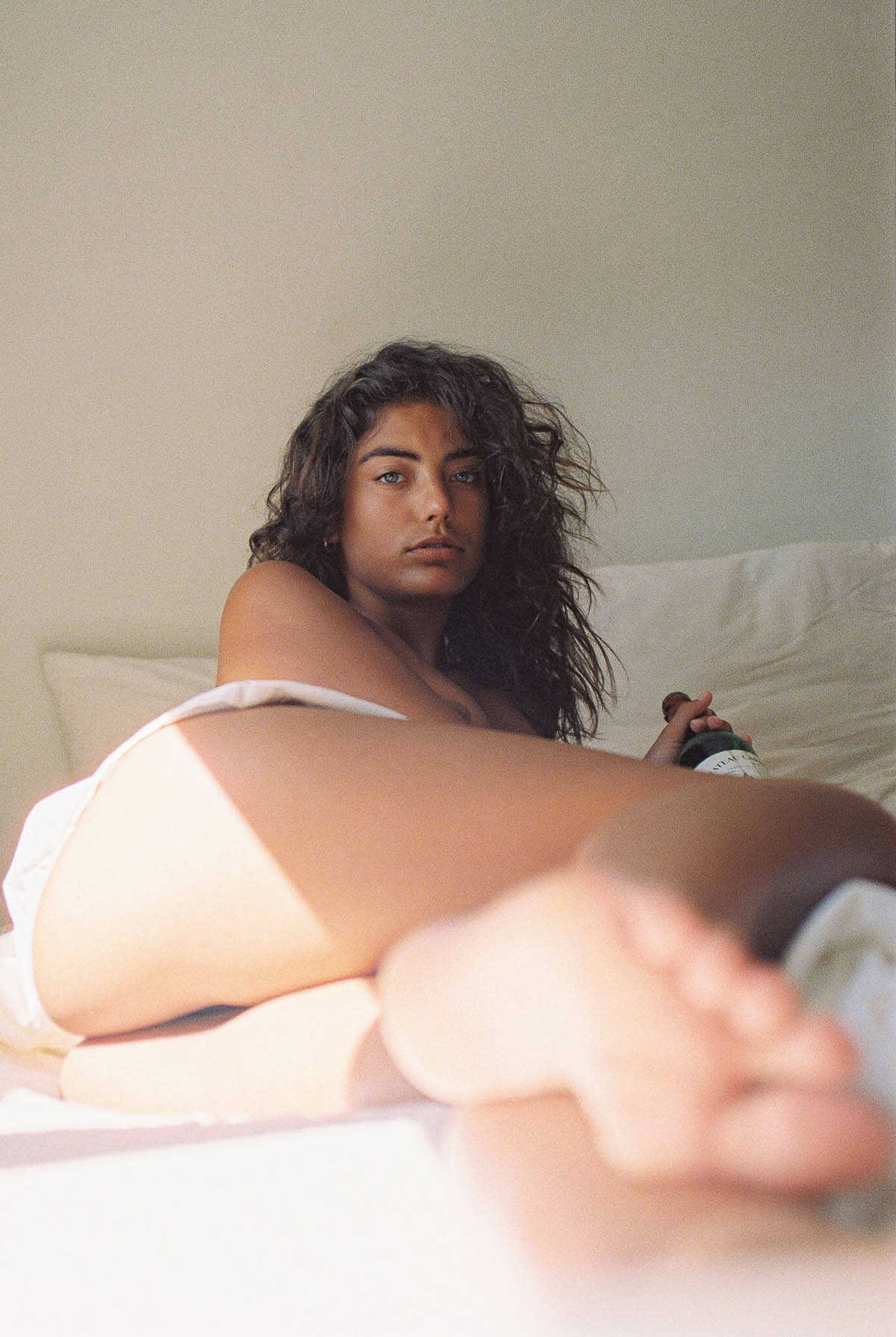 Η κουκλάρα μοντέλο Vanessa Moe σε topless σέξι φωτογραφίες