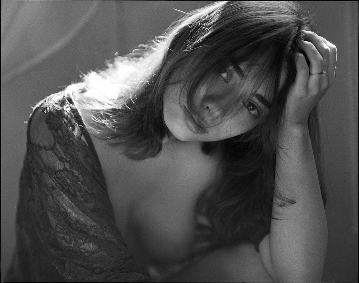 Το νεαρό μοντέλο Polina Korzun σε γυμνές φωτογραφίες