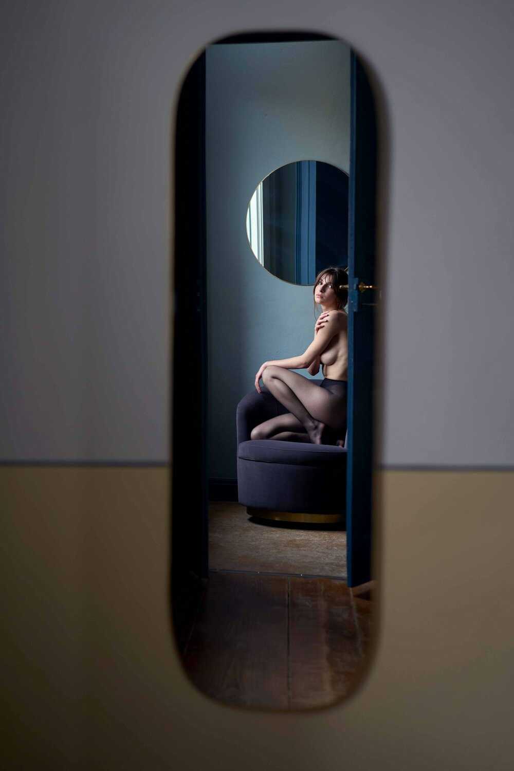 Η νεαρή μοντέλο Tosca σε σέξι φωτογράφηση