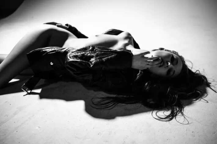 Η μουνάρα μοντέλο Kel Madkins σε γυμνές φωτογραφίες