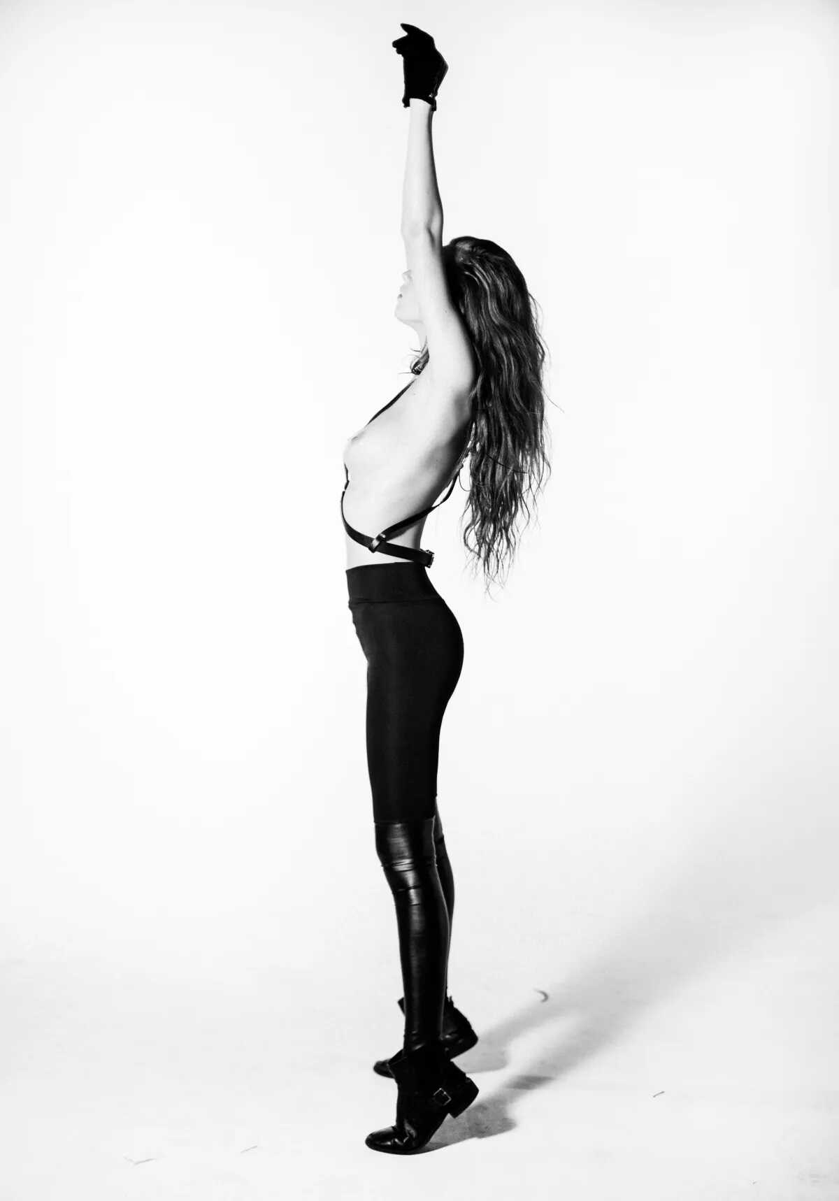 Η μουνάρα μοντέλο Kel Madkins σε γυμνές φωτογραφίες