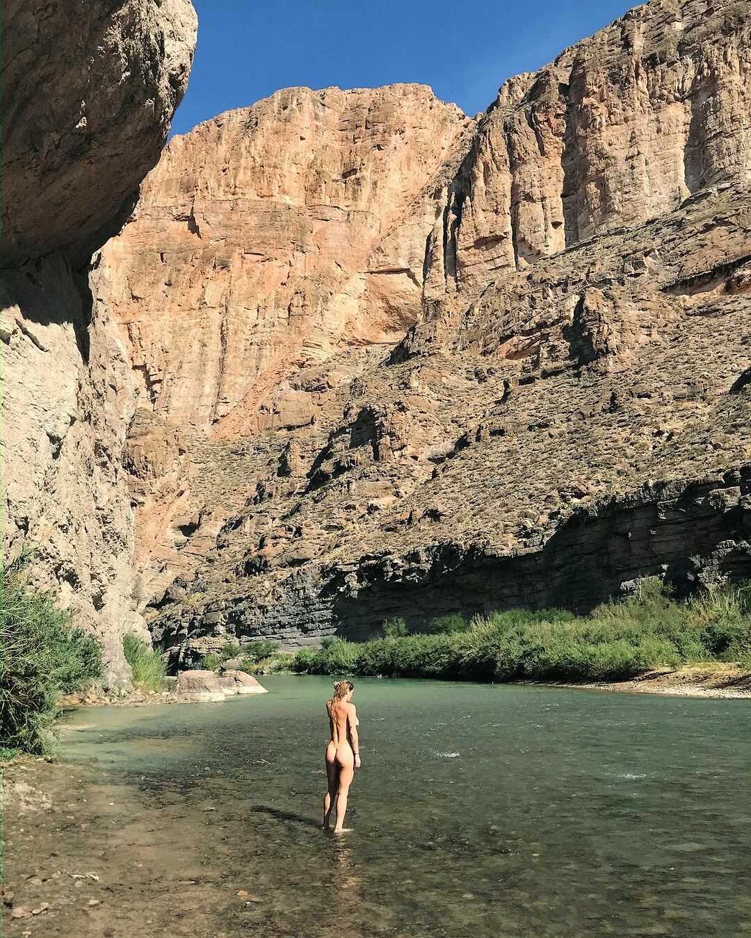 Η Ke$ha γυμνή σε σέξι φωτογραφίες